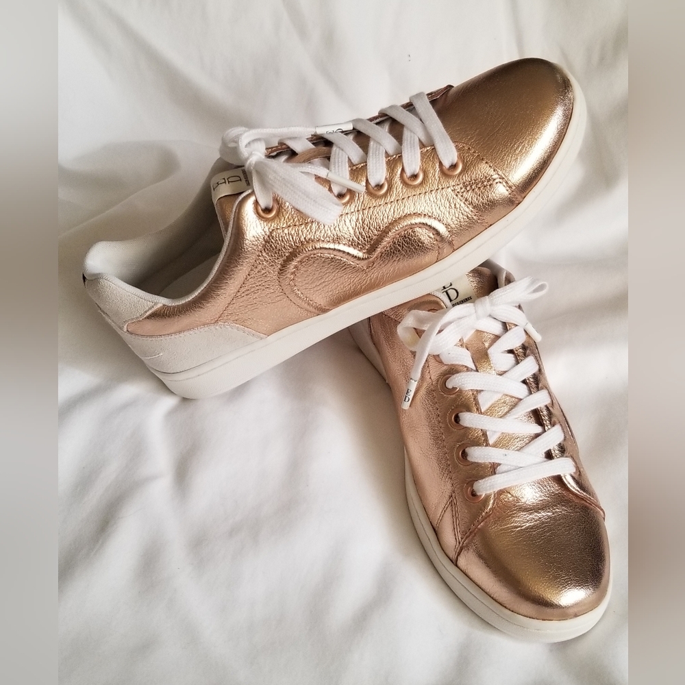 ELLEN DEGENERES - WOMENS GOLD METALLIC SNEAKERS/SHOES- 10M - NEW!!